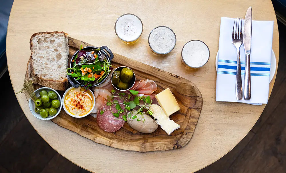 Adnams Brewer's Board tagliere + 3 birre fresche