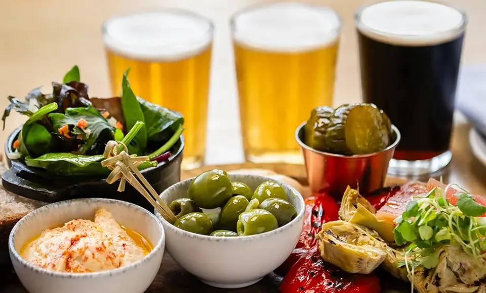 Adnams Brewer's Board vegetariano degustazione 3 birre