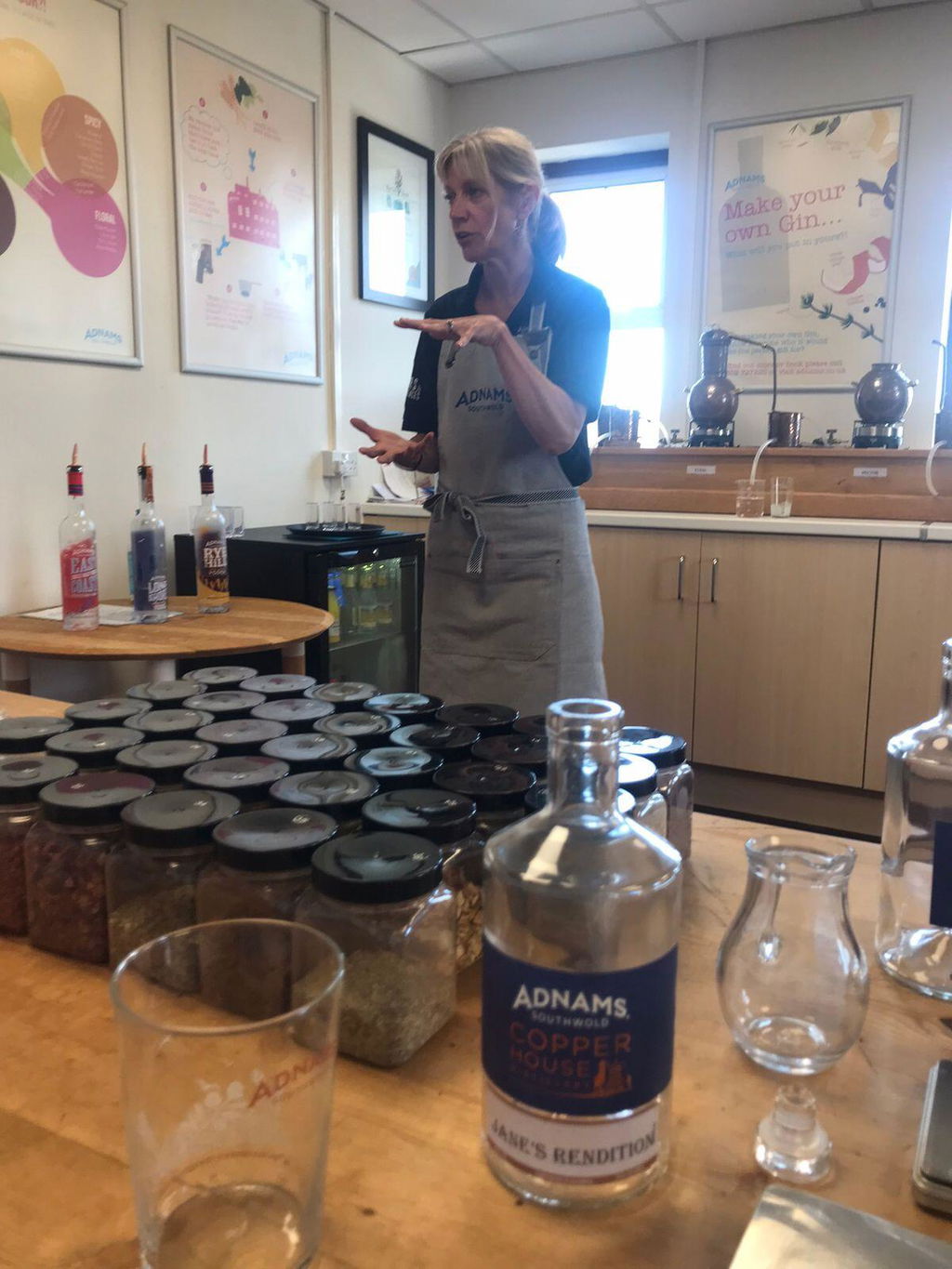 Adnams Make Your Own Gin buono regalo gin esperienza