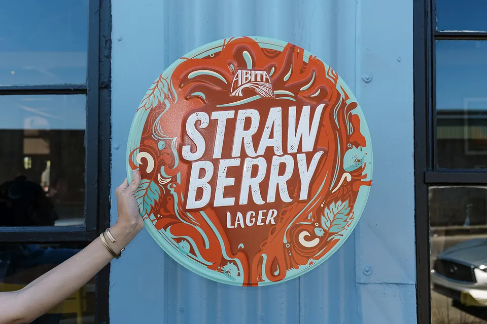 Abita Strawberry targa metallo da parete