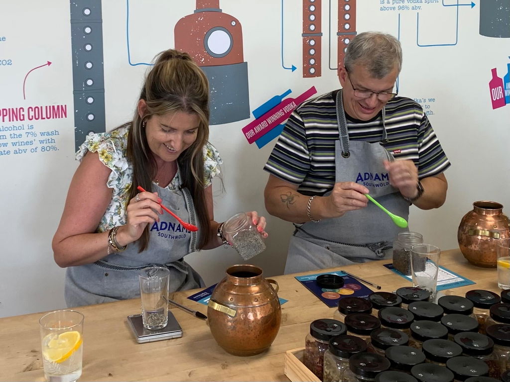 Adnams Make Your Own Gin buono regalo adulto